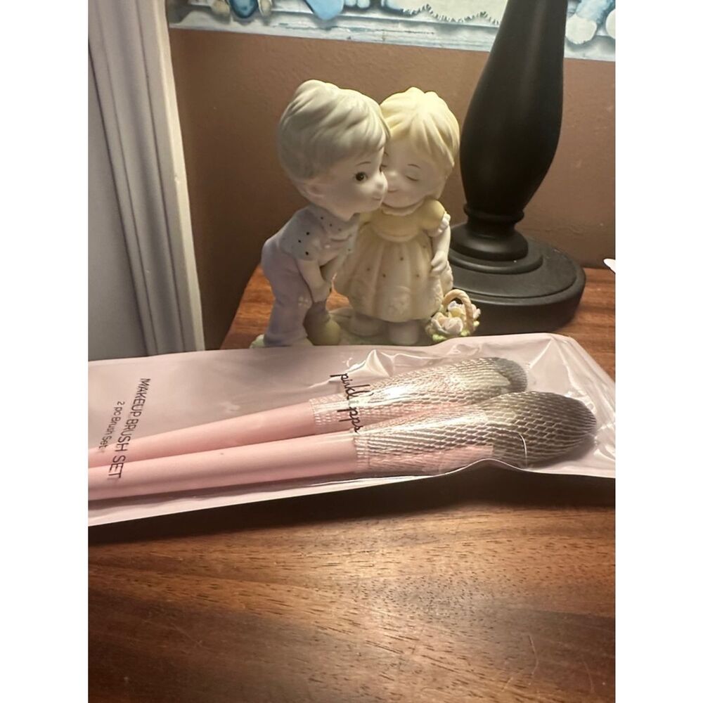 Pinklipps  Makeup Brush Set - 2 Piece